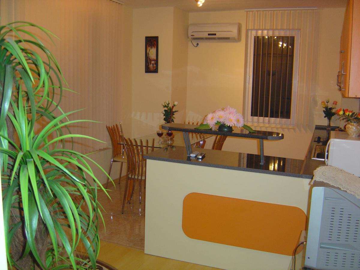 Casa Brava 2 Apartments สวิติ วลัส ภายนอก รูปภาพ