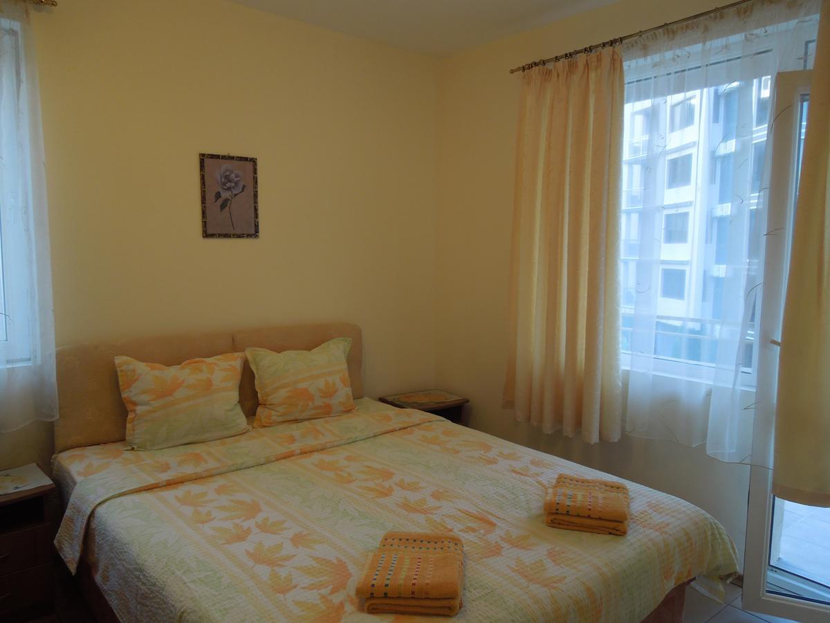 Casa Brava 2 Apartments สวิติ วลัส ภายนอก รูปภาพ